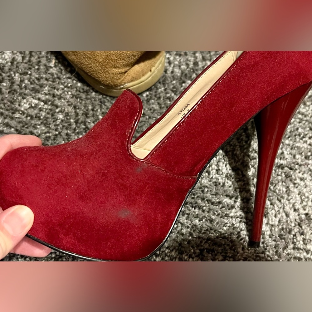 Shoe Dazzle Women’s red high heels size 7